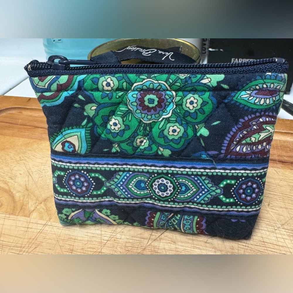 Vera Bradley coin purse - Picture 1 of 3